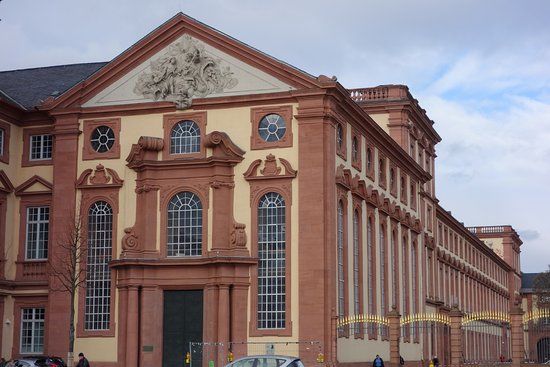 Mannheimer Schlosskirche